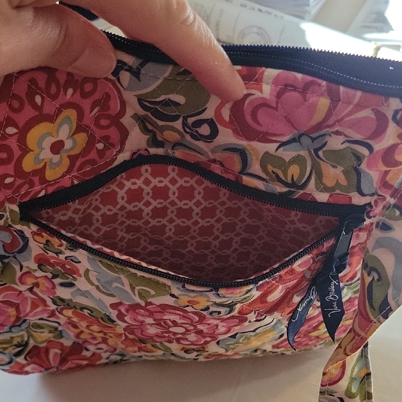 Vera Bradley Crossbody Bag - Picture 4 of 5